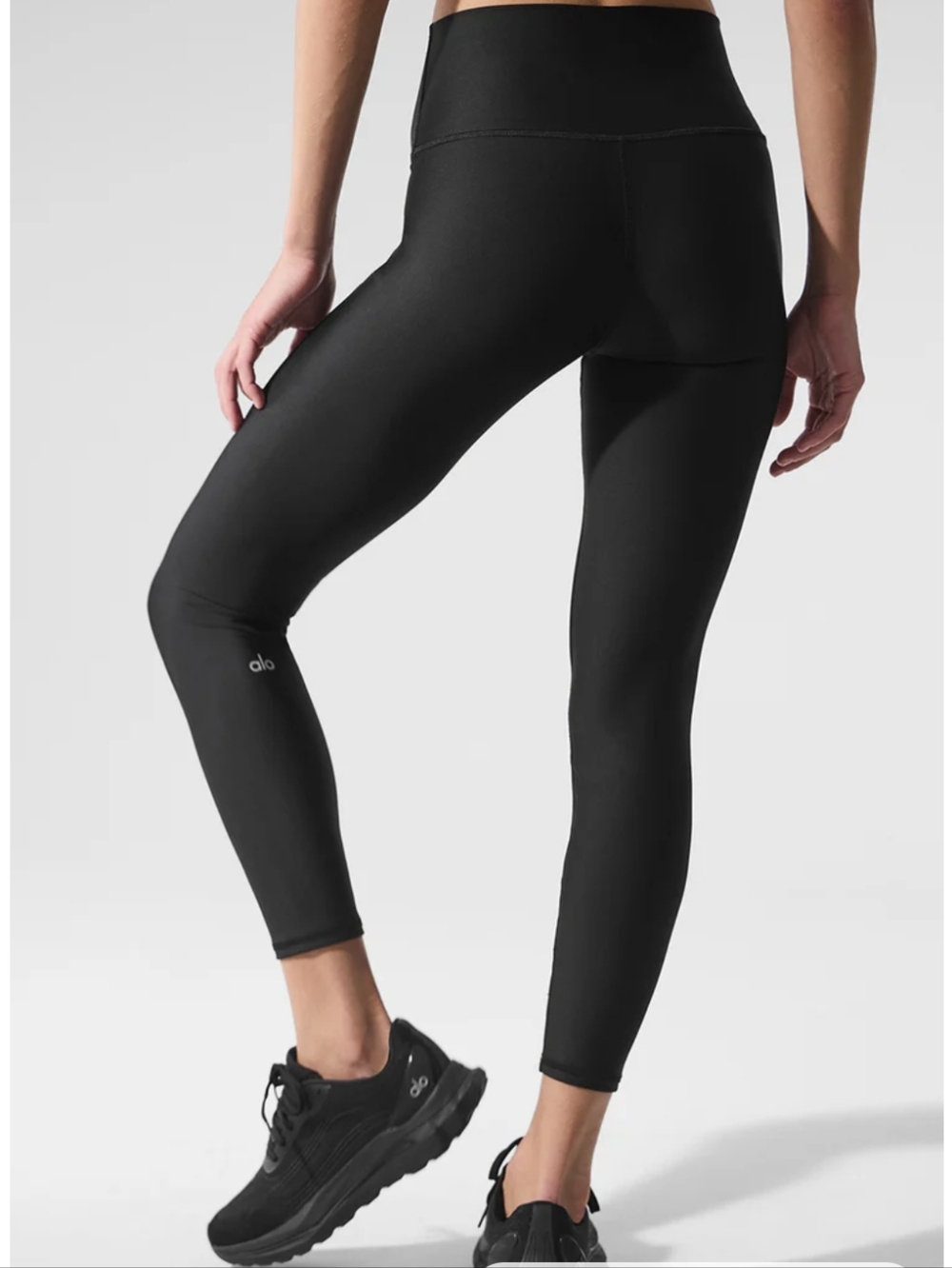 NWOT- ALO Yoga High-Waist Airlift Leggings
